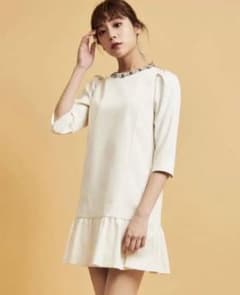 maru様専用　襟ビジューワンピースのサムネイル