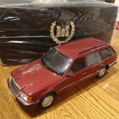 すんたんさん。専用メルセデス・ベンツ 1/18ミニカー w124ワゴン前期モデルのサムネイル
