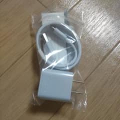 アイコス　充電器とクリーニングスティックのサムネイル