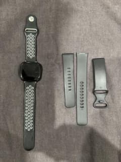 Fitbit versa 3 本体とバンド、充電ケーブルセットのサムネイル