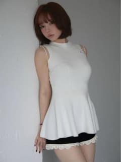 andmary Adel peplum knit topsのサムネイル