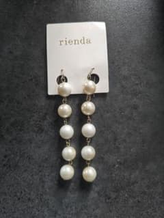 rienda 5連パールピアス ホワイトのサムネイル
