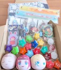 アニメグッズ　大量　まとめ売り　うたプリ　あんスタ　リングライト　缶バッジ　特典