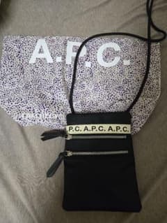【美品】A.P.C REPEATネックポーチ レアなエコバッグ付き 美品】A.P.C REPEATネックポーチ レアなエコバッグ付き - メルカリ