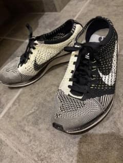 ★希少NIKE Flyknit Racer ブラック/ホワイトのサムネイル