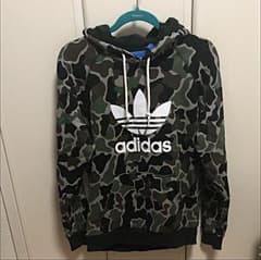 adidas トレーナーのサムネイル