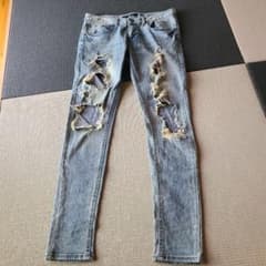 サンローランデストロイ風　ダメージデニムのサムネイル