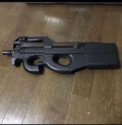 値下げしました！電動エアガン  P90のサムネイル
