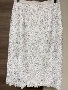 新品　タグ付き　JUSGLITTY レースタイトスカート Mサイズのサムネイル