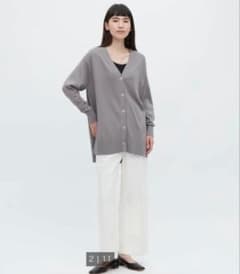 グレー ボタン付きカーディガン UNIQLOのサムネイル