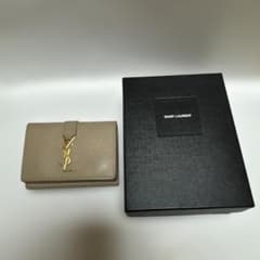 SAINT LAURENT ベージュ 三つ折り財布のサムネイル