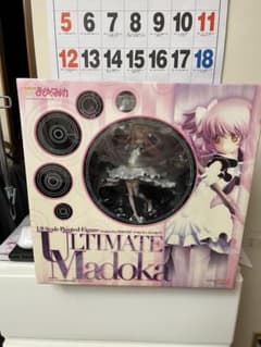 魔法少女まどか☆マギカ8分の1スケール塗装済み完成品　アルティメットまどかのサムネイル