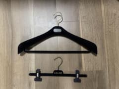 CELINE セリーヌ 純正ベロア製ハンガー 2本セットのサムネイル