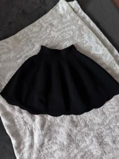 MIU MIU 黒 フレアスカート 36 miumiu ミュウミュウ 黒 スカラップヘム フレアスカート ひざ丈 - メルカリ