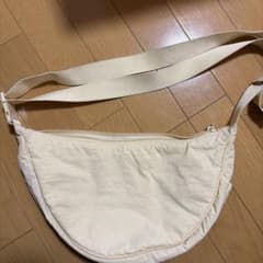 ユニクロ　ショルダーバッグ イエローのサムネイル