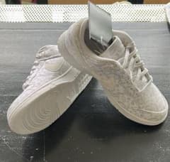 Nike スニーカー ホワイト パターンのサムネイル