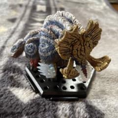 モンハン 銀嶺ガムート フィギュアのサムネイル