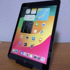 iPad 9.7インチ (第6世代) 128GB WiFiのサムネイル