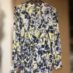 美品　VIS長袖花柄ワンピース　 上品な花柄　フリーサイズ（裏地付き）のサムネイル