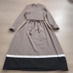 ニットワンピース ロング丈 長袖 バイカラーのサムネイル