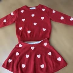 H &M 女の子　セーター　ボトムセット　ハート柄のサムネイル