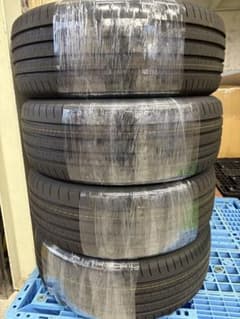 kazm様専用 送料込‼︎ 80ハリアー　純正タイヤ　225/55R19のサムネイル