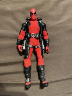 【正規品】デッドプール MEZCO ONE:12 フィギュア Mezco Toyz - One:12 Deadpool Action Figure – Ages Three and Up