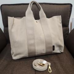 美品 VIOLA d'ORO 2WAYトートバッグ L A4可 軽量 ベージュのサムネイル