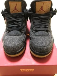 NIKE jordan4 リーバイスコラボのサムネイル
