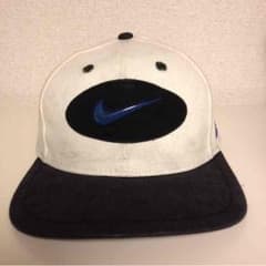NIKE キャップ ホワイトのサムネイル