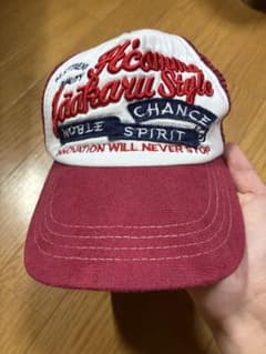 メッシュキャップ ワインレッド　刺繍ロゴのサムネイル
