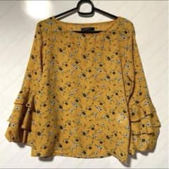 花柄　小花柄　フラワー　ブラウス　イエロー　黄色