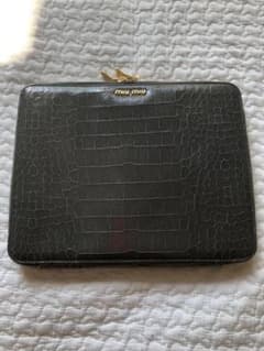 miumiu ミュウミュウ iPadタブレットケース　美品のサムネイル