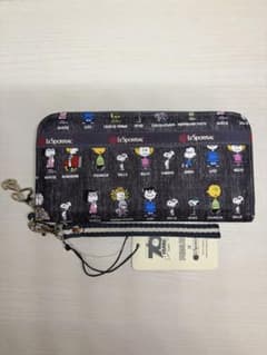 【新品】LeSportsacレスポートサック スヌーピー　レディース　長財布