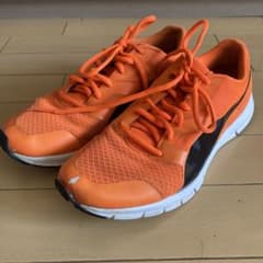 PUMA スポーツシューズのサムネイル