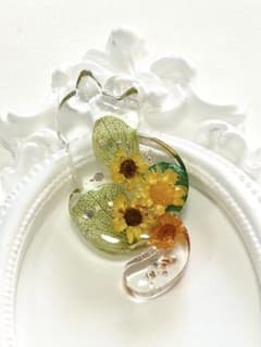 ②ネコちゃん ひまわり風 ヘアゴムorキーホルダー加工 ハンドメイド