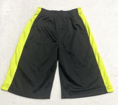 【美品】ハーフパンツ　130のサムネイル