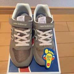 ニューバランス キッズ スニーカーのサムネイル