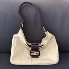FENDI Mamma Baguette Y2K アイボリー布帛素材 FENDI Mamma Baguette Y2K アイボリー布帛素材 - メルカリ