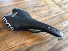 【プロチーム使用品】ASTUTE SKYCARB SR Pilarga サドルのサムネイル