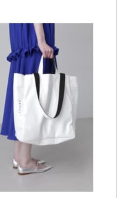 adore ショッパーバック（限定）のサムネイル