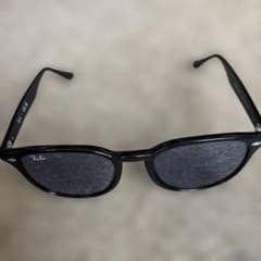 Ray-Ban RB2132 ブラック サングラスのサムネイル