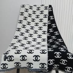 CHANEL マフラー ココマーク ブラック ホワイト [ 人気柄 ]のサムネイル
