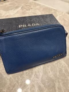 【値引き中】 PRADA メンズ財布(カード入れ)のサムネイル