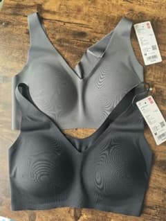 新品 UNIQLO ワイヤレスブラ エアリズム ウルトラリラックス M 2枚のサムネイル
