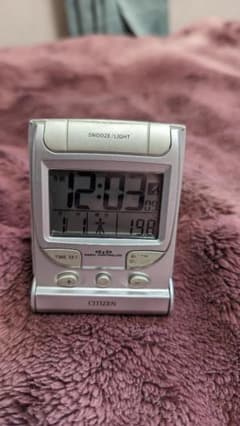 シチズン 電波時計 8RZ008のサムネイル
