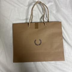 フレッドペリー ロゴ付き　ショップ袋のサムネイル