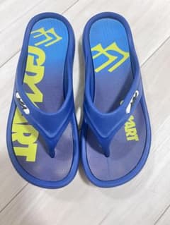 青色ビーチサンダルのサムネイル