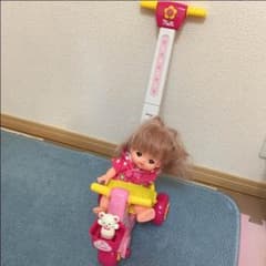 メルちゃんとメルちゃんの自転車のサムネイル