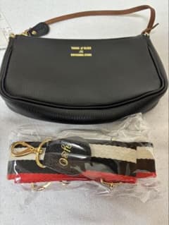 YOUNG & OLSEN 黒 新品未使用 ストラップ付 ショルダーバッグのサムネイル